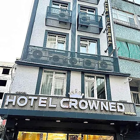 Crowned Exclusive Hotel