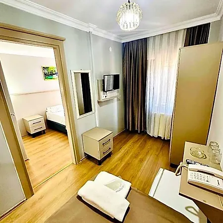 Crowned Exclusive Isztambul