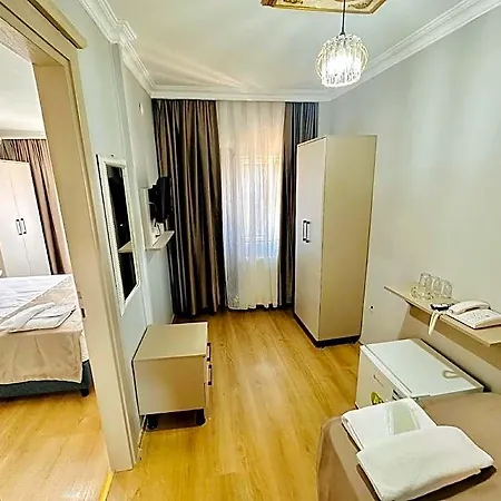 Crowned Exclusive Isztambul